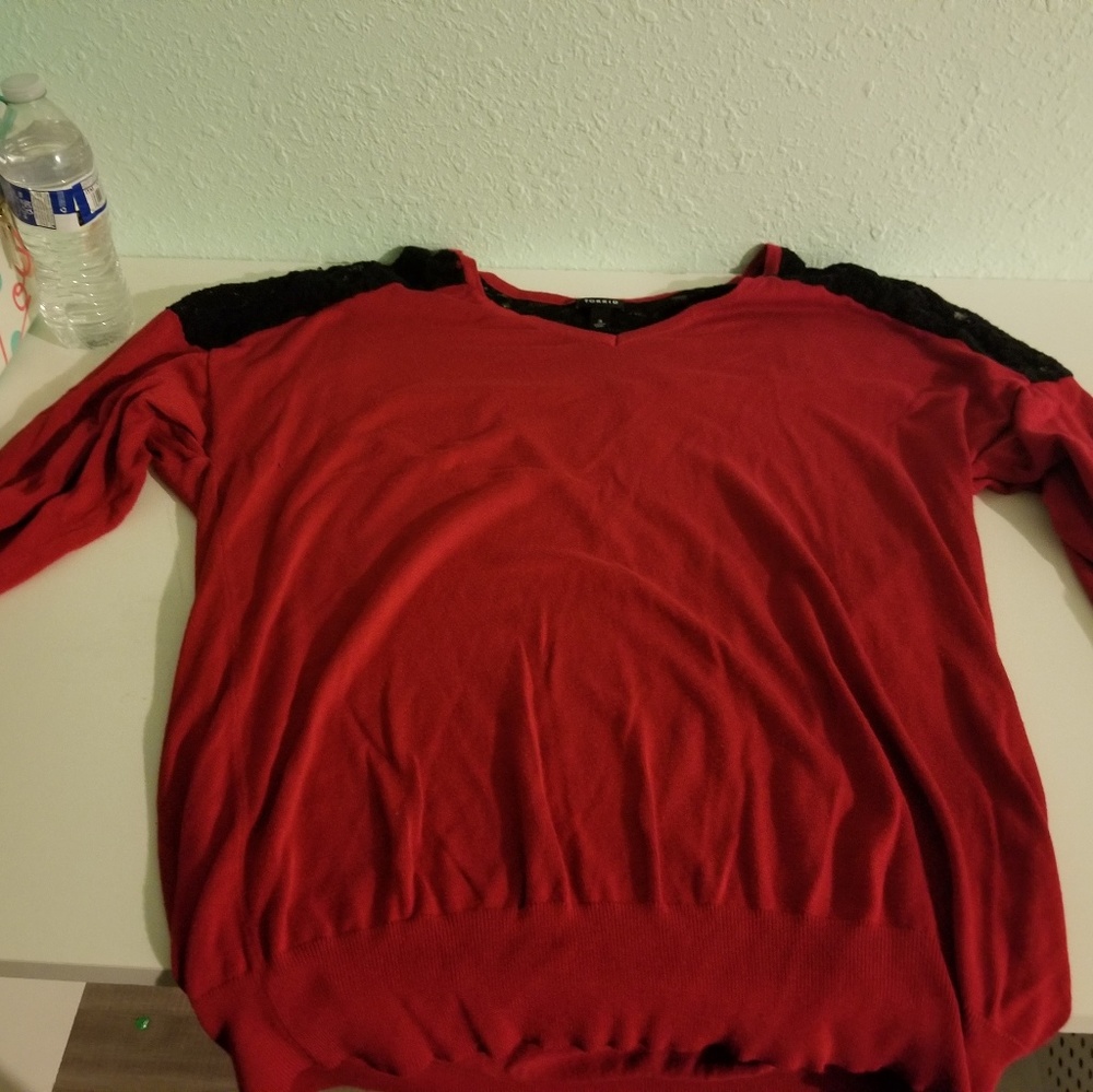 3XL Red shirt with black lace